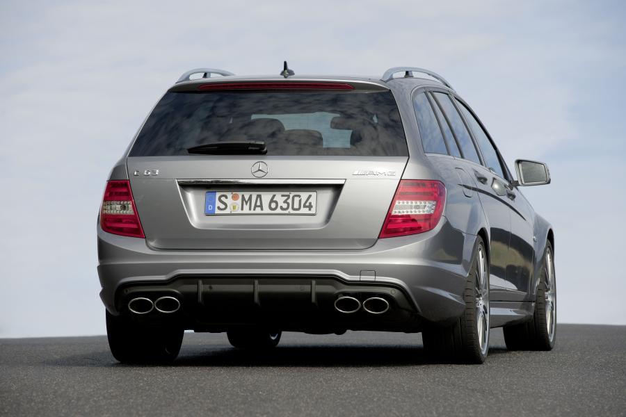  Mercedes-Benz C63 AMG Station Wagon 2011 года  (фото 14 из 19)